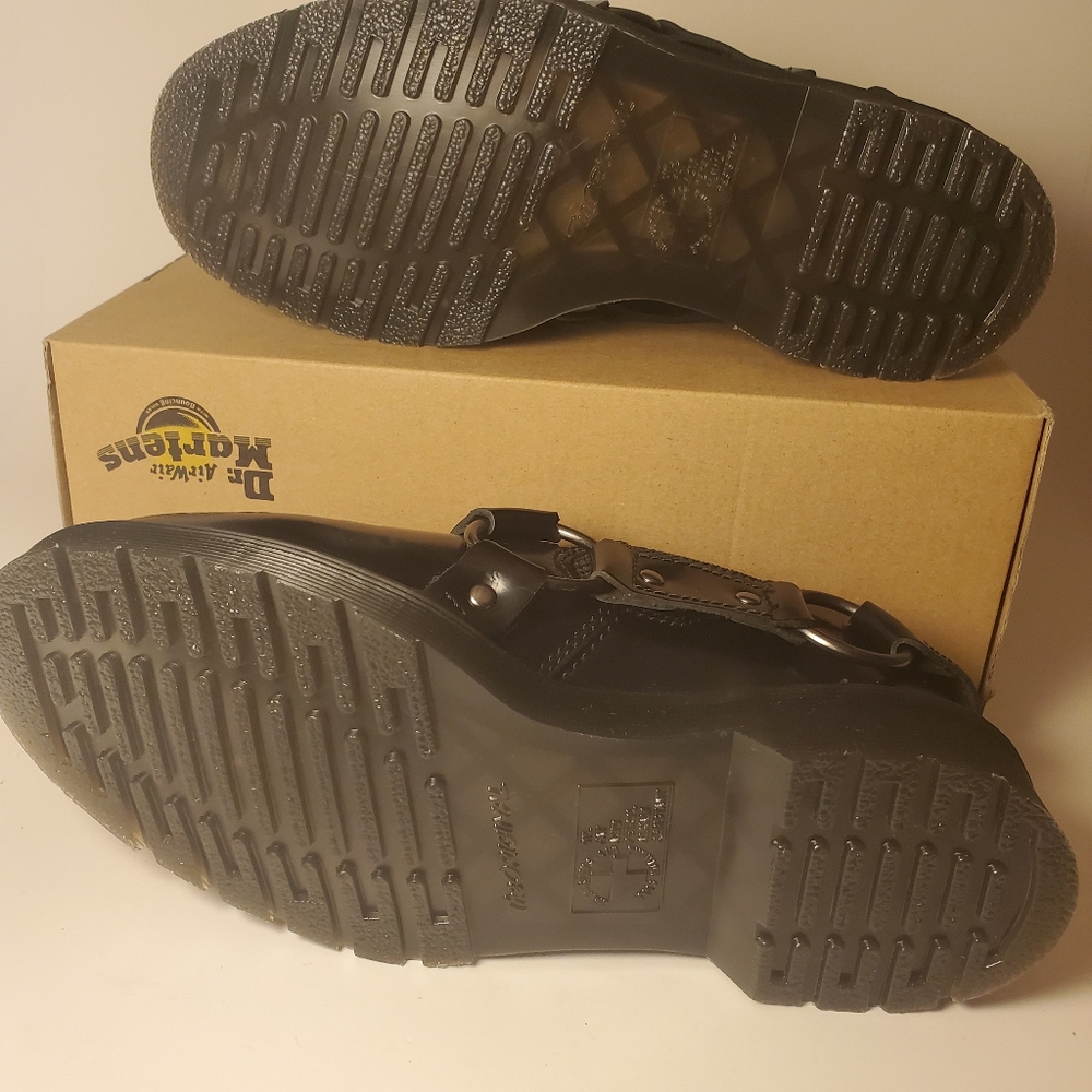 Dr Martens Gilbey Black Polished Smooth Slip On - Picture 5 of 9